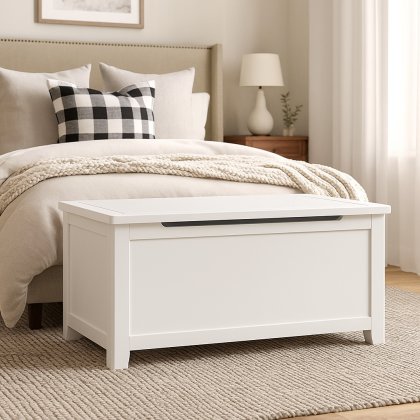 Wellow Painted Blanket Box Wellow Painted Blanket Box