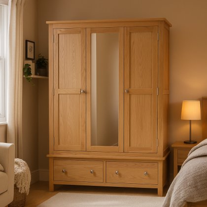 Wellow Oak Triple Wardrobe Wellow Oak Triple Wardrobe