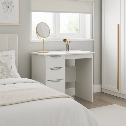 Carisbrooke Vanity Carisbrooke Vanity